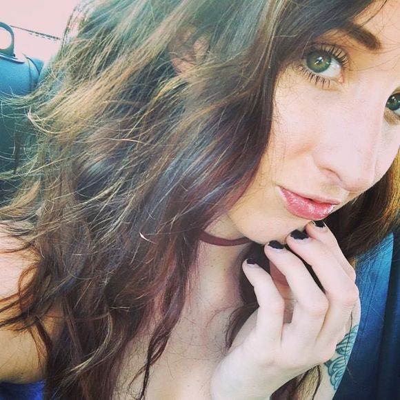 Meet your Posher, Julia - Picture 1 of 1